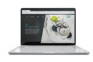 Die hochwertige Verarbeitung und seine Form, die an die französische 24-Stunden-Rennstrecke erinnert, erlauben es, insbeson-dere schwere Töpfe und Pfannen platzsparend unterzubringen und sie bei Bedarf aus der Ecke heraus bis vor die Front zu fahren. / Bild: Kesseböhmer