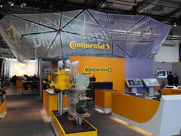 Projection Mapping setzt Messestand in Szene