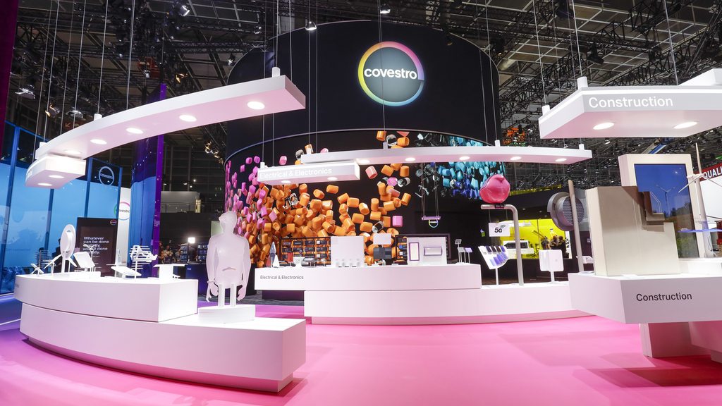 Covestro rezykliert Acrylglas seines Messestands