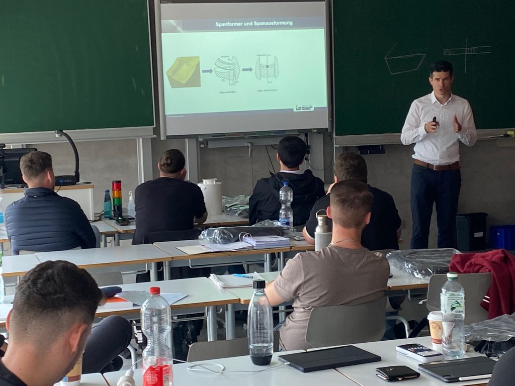 Technikseminar von Iscar an der Erwin-Teufel-Berufsschule